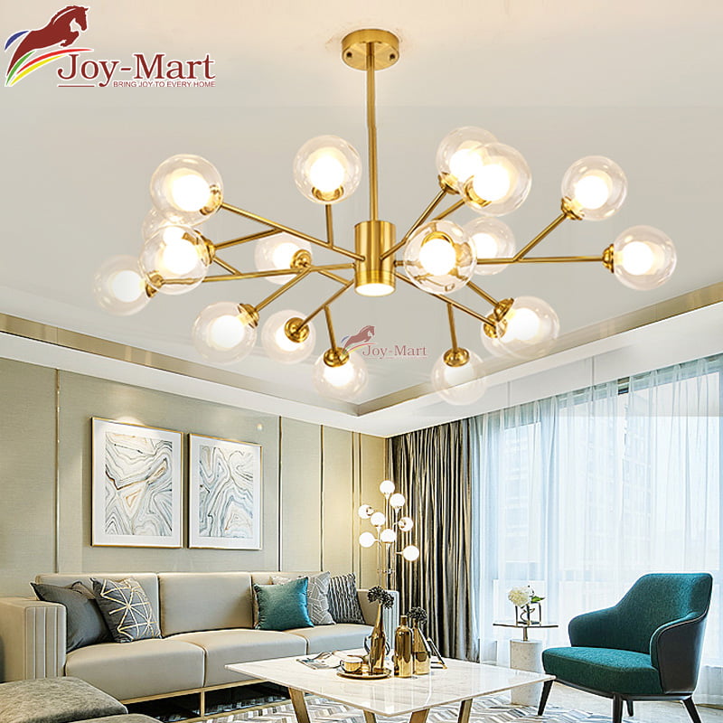 Đèn chùm pha lê làm từ chất liệu cao cấp giúp tăng thêm vẻ lịch lãm và đẳng cấp cho phòng khách. Với sự kết hợp tinh tế giữa hai vật liệu pha lê và kim loại, đèn chùm này sẽ mang tới không gian sống đầy sang trọng và quý phái.