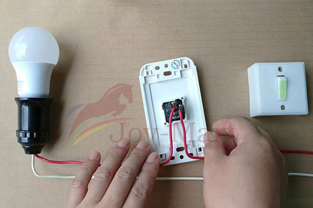 Công tắc ngắt dây trung tính thay vì dây pha